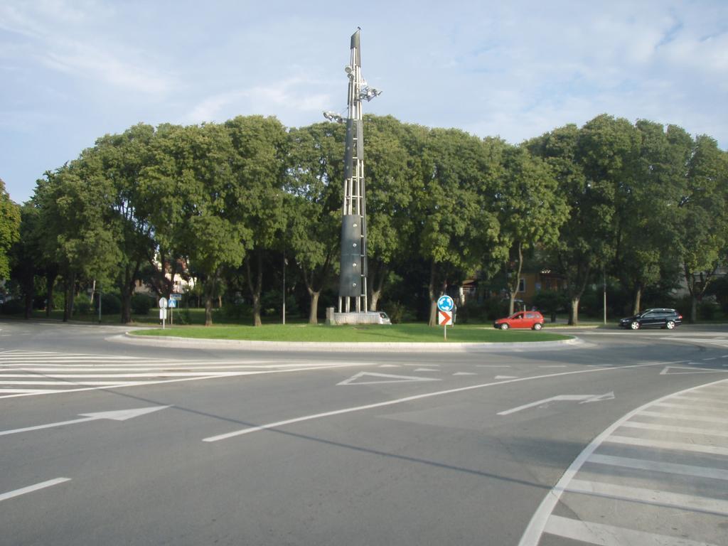 Apartments Vasic Pula Bagian luar foto