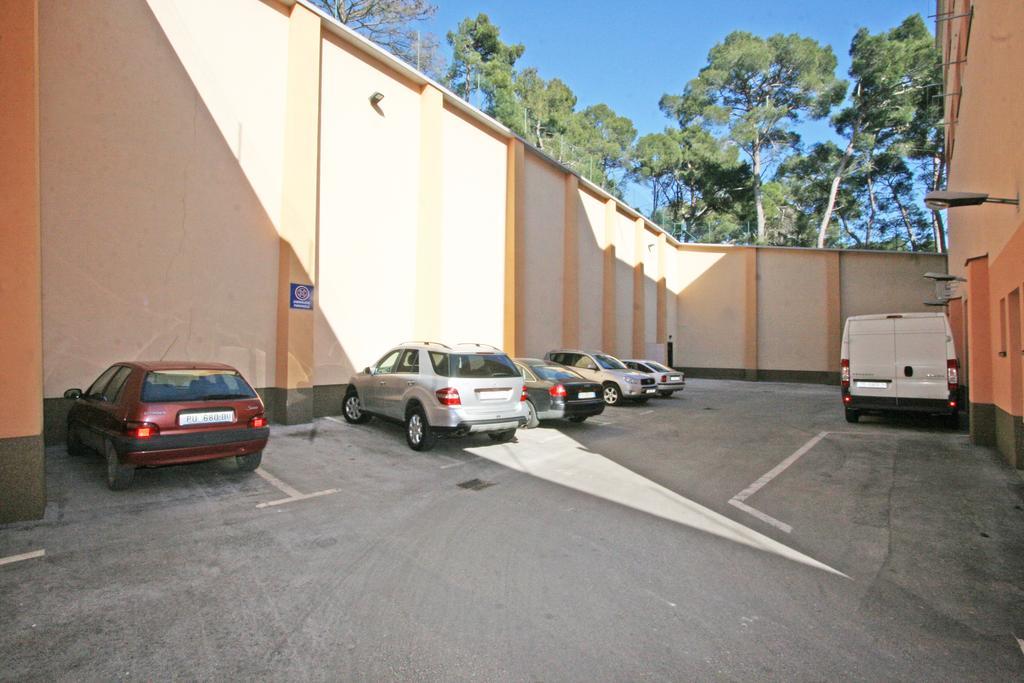 Apartments Vasic Pula Bagian luar foto